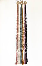 Load image into Gallery viewer, Macrame Plant Hanger