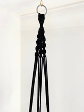 Load image into Gallery viewer, Simple Macrame Plant Hanger