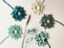 Load image into Gallery viewer, D.I.Y. Macrame Stars Blues - Small