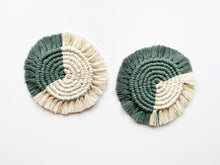 Load image into Gallery viewer, Macrame Coasters